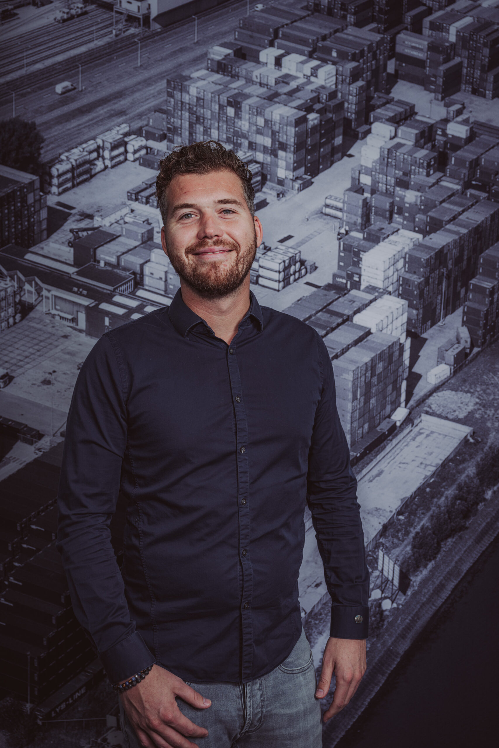 Image contact person