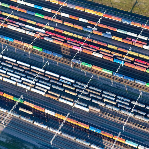 Intermodaler Schienenverkehr für RMI Rotterdam-Botlek